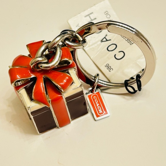 Coach Present Gift Box Keychain/ Bag Charm - Picture 4 of 9